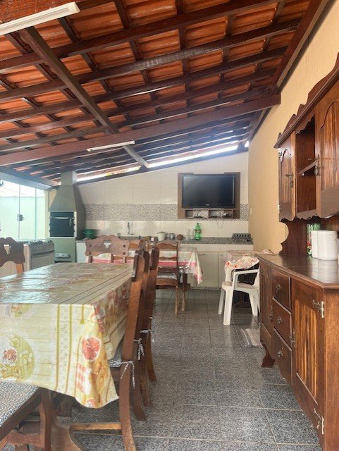 CASA À VENDA NO BAIRRO SANTO ANTÔNIO